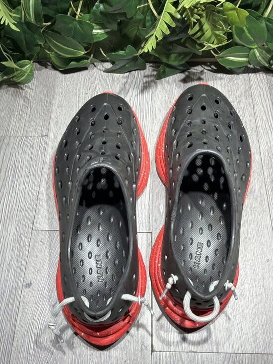 KANE Footwear Revive Active Recovery Shoe Men’s Size 11 Black Red Speckle main image 4